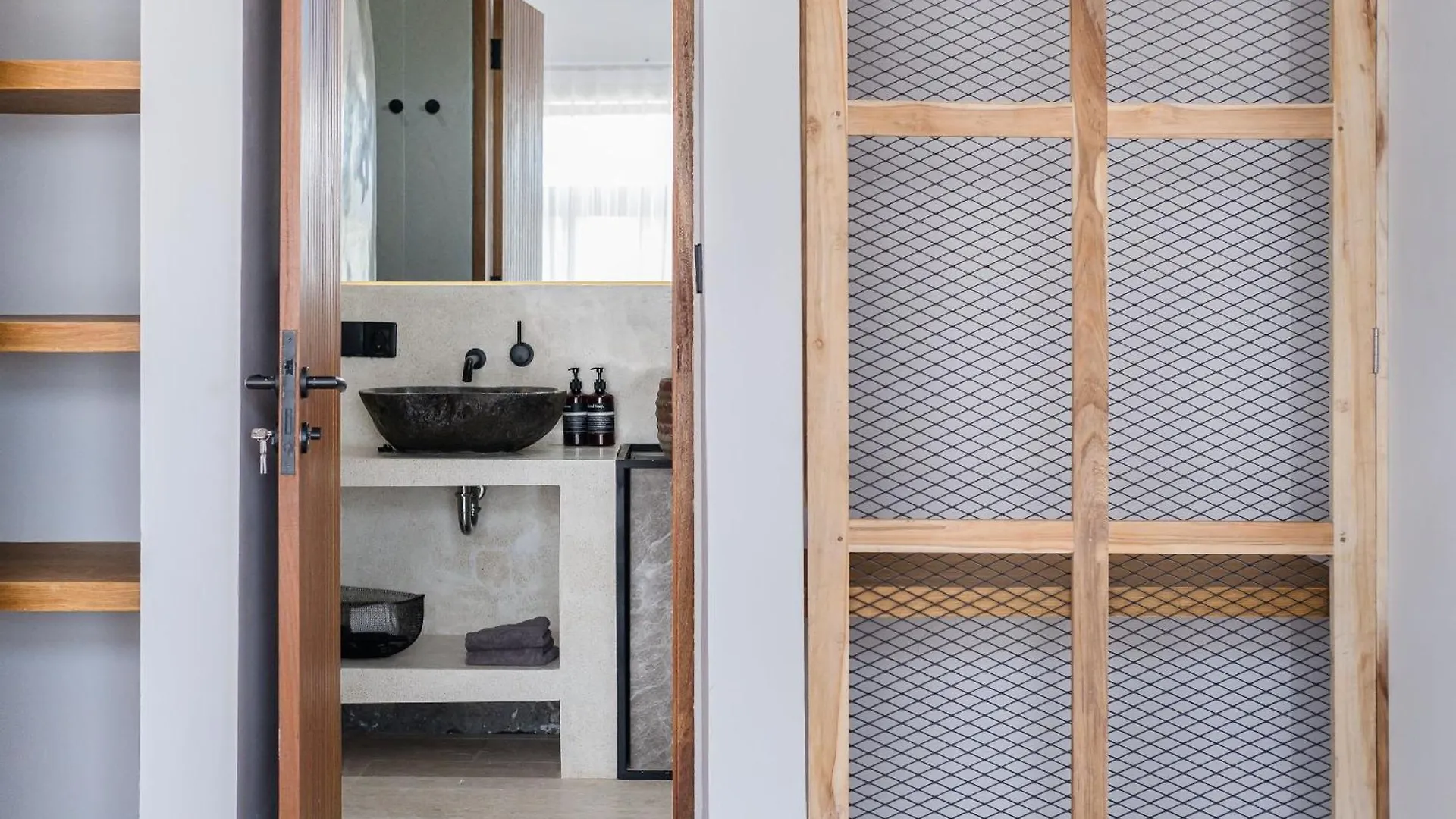 Miid Apartment Balangan Pecatu  Indonesia